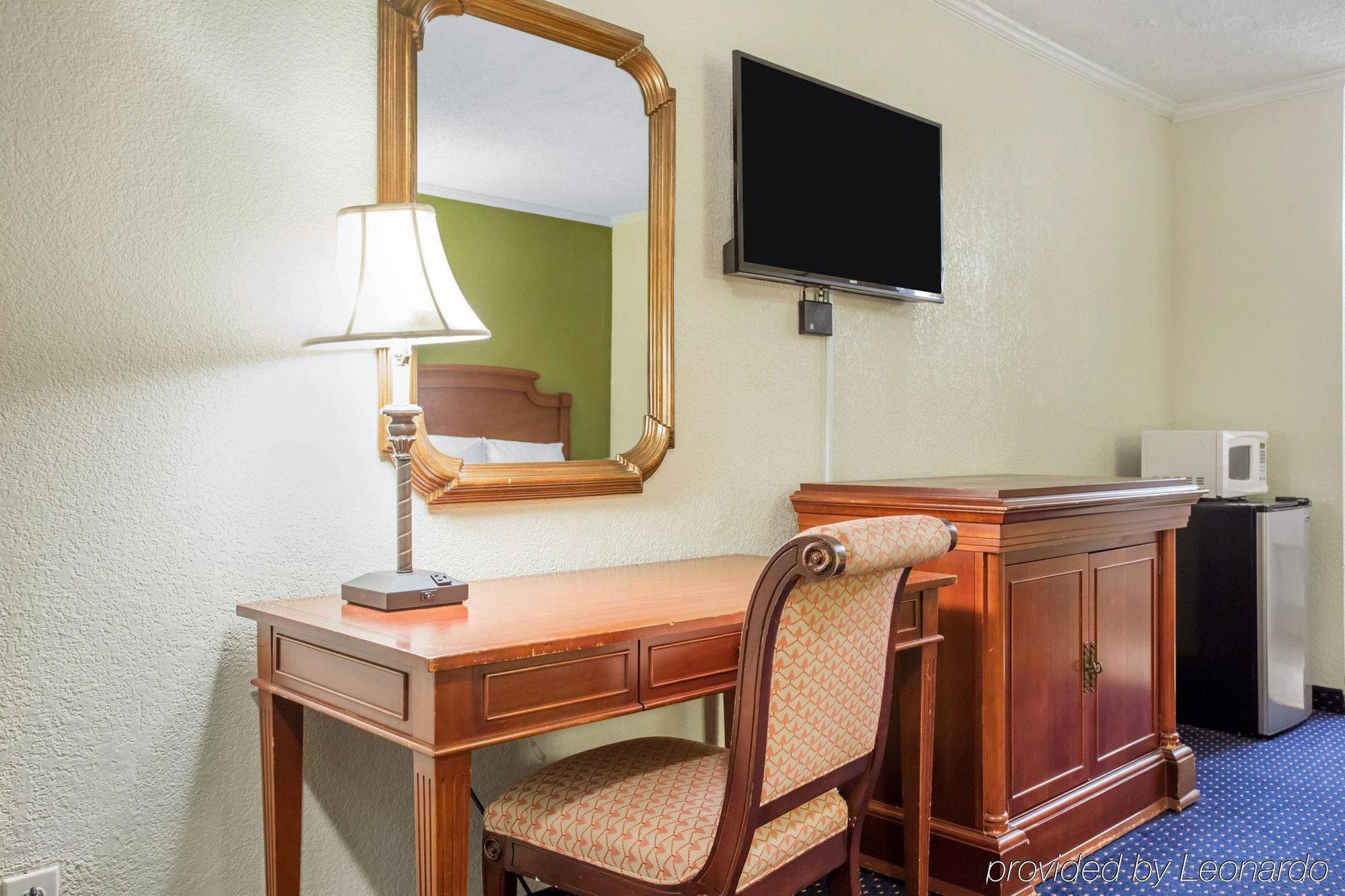 Rodeway Inn & Suites Fort Jackson Κολούμπια Εξωτερικό φωτογραφία